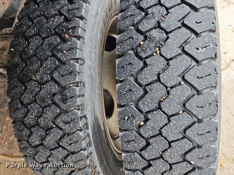 image for item DS5728 2006 Ford F550 Super Duty XL  dump truck