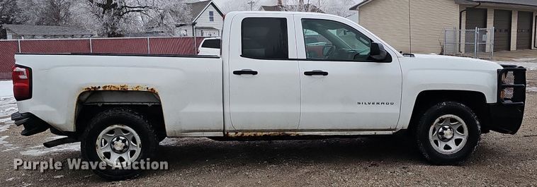 image for item IO9783 2014 Chevrolet Silverado 1500  Double Cab pickup truck