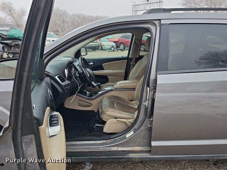 image for item IO9784 2013 Dodge Journey SXT  SUV