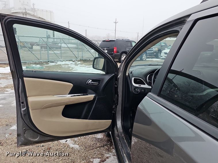 image for item IO9784 2013 Dodge Journey SXT  SUV