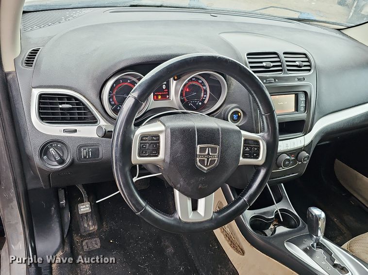 image for item IO9784 2013 Dodge Journey SXT  SUV