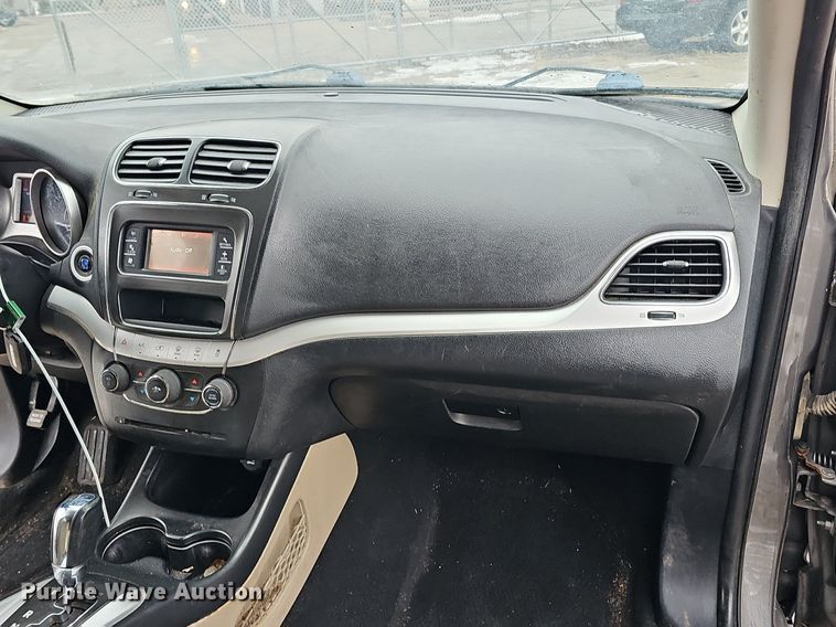 image for item IO9784 2013 Dodge Journey SXT  SUV