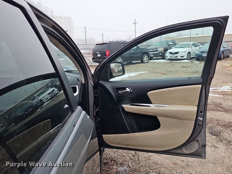 image for item IO9784 2013 Dodge Journey SXT  SUV