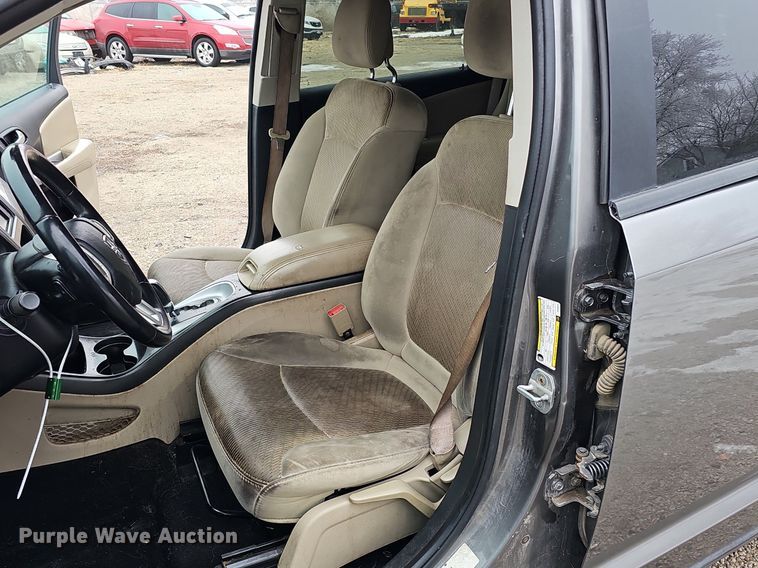 image for item IO9784 2013 Dodge Journey SXT  SUV