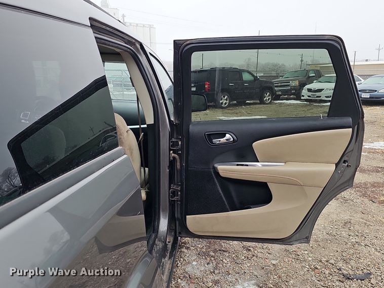 image for item IO9784 2013 Dodge Journey SXT  SUV