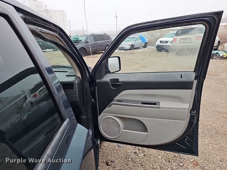 image for item IO9786 2007 Jeep Patriot  SUV