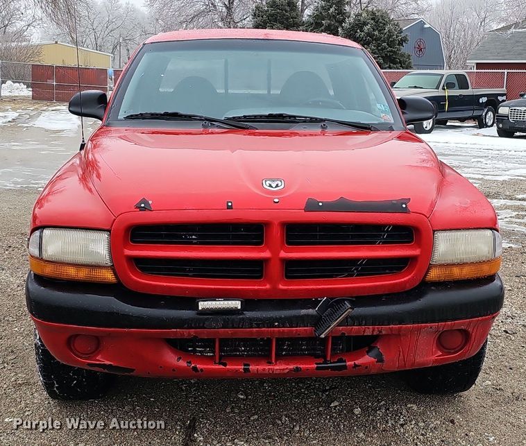image for item IO9787 1999 Dodge Dakota Sport  Club Cab pickup truck