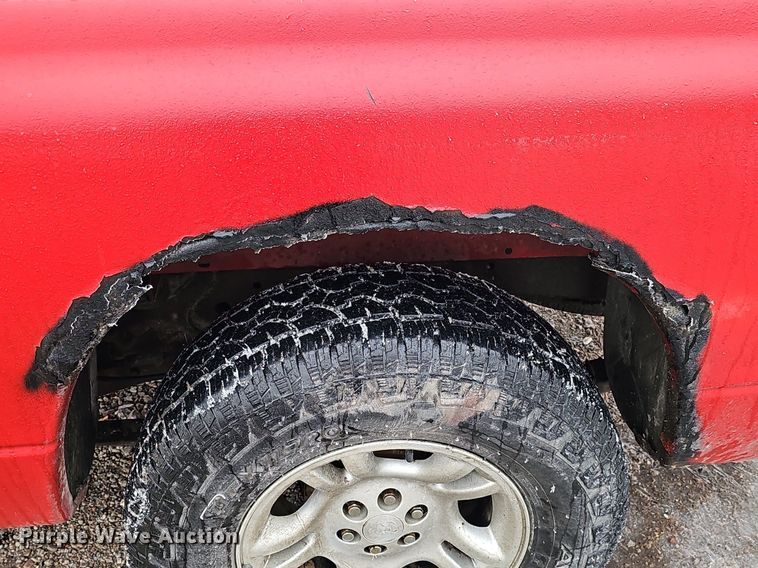 image for item IO9787 1999 Dodge Dakota Sport  Club Cab pickup truck