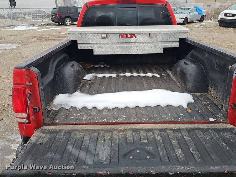 image for item IO9787 1999 Dodge Dakota Sport  Club Cab pickup truck