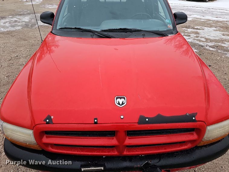 image for item IO9787 1999 Dodge Dakota Sport  Club Cab pickup truck