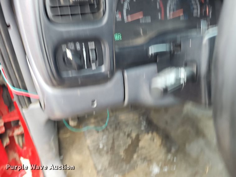 image for item IO9787 1999 Dodge Dakota Sport  Club Cab pickup truck