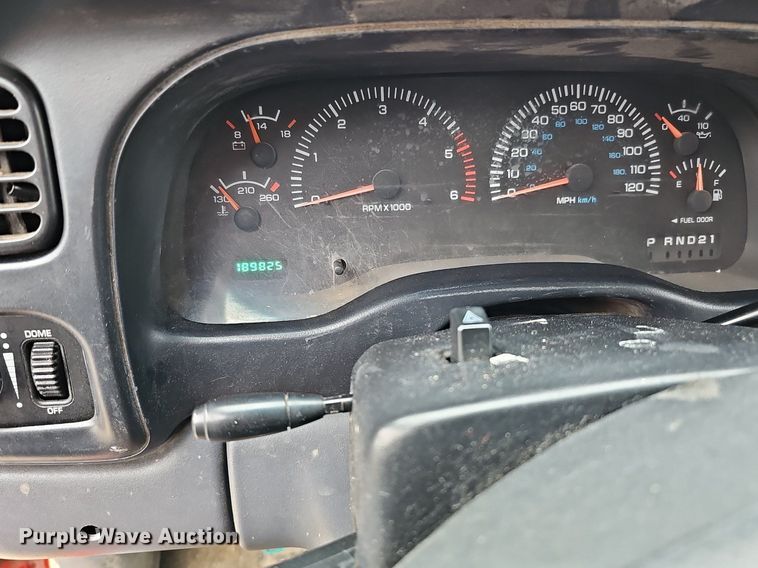 image for item IO9787 1999 Dodge Dakota Sport  Club Cab pickup truck