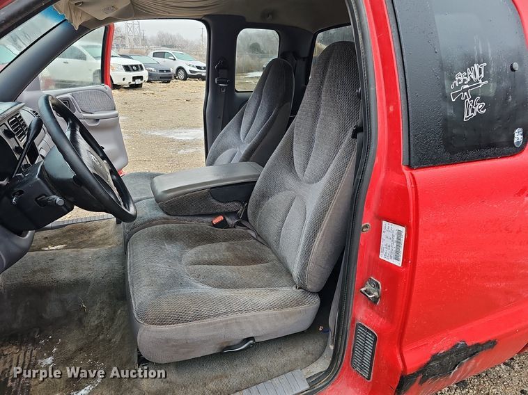 image for item IO9787 1999 Dodge Dakota Sport  Club Cab pickup truck