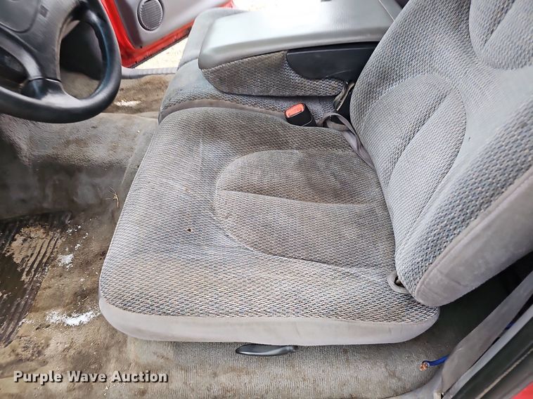 image for item IO9787 1999 Dodge Dakota Sport  Club Cab pickup truck