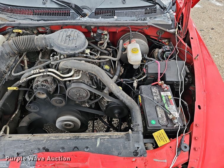 image for item IO9787 1999 Dodge Dakota Sport  Club Cab pickup truck