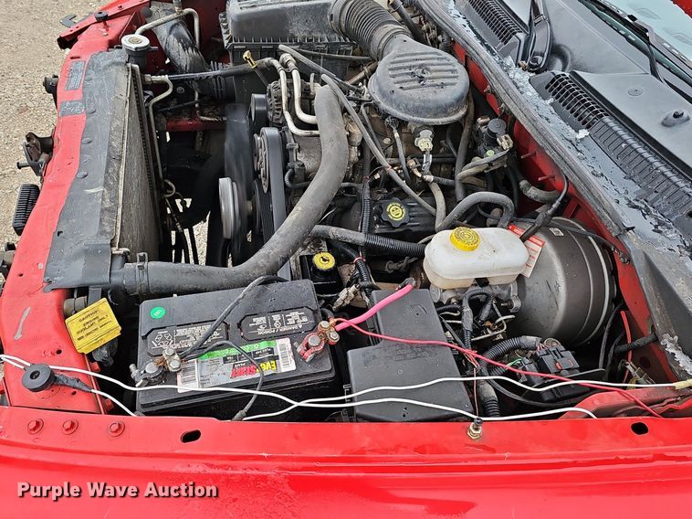 image for item IO9787 1999 Dodge Dakota Sport  Club Cab pickup truck