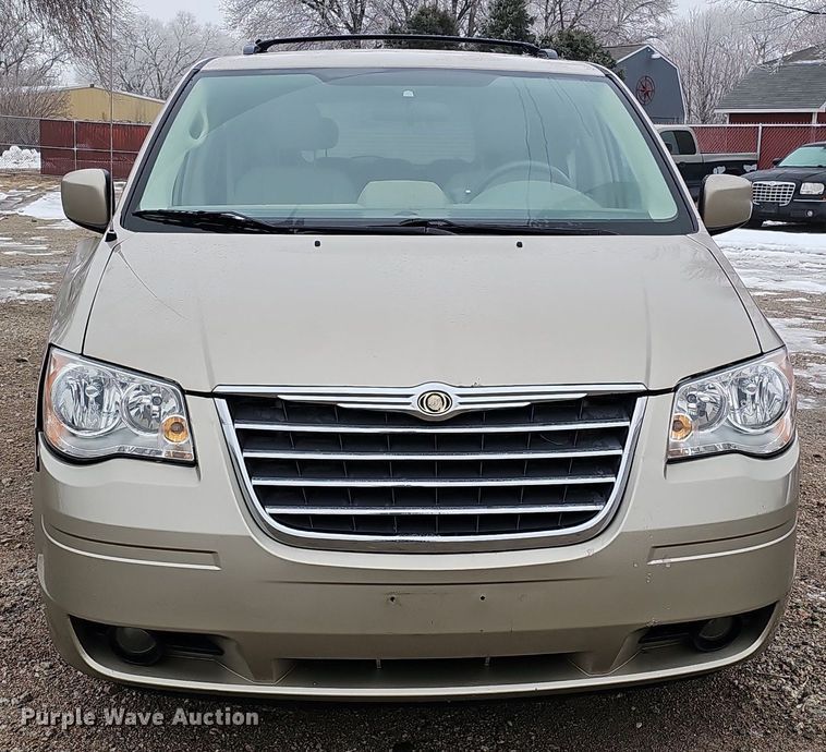 image for item IO9788 2009 Chrysler Town & Country Touring  van