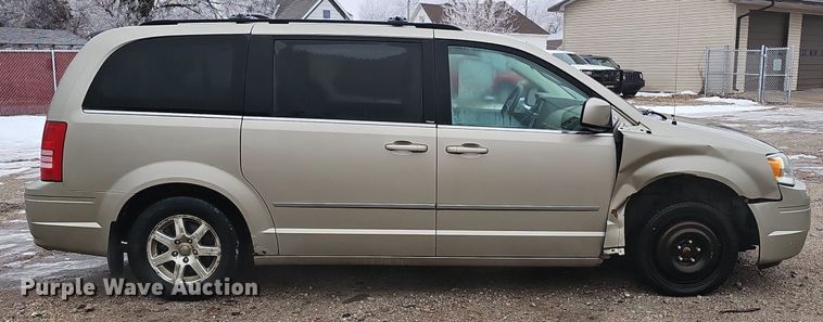 image for item IO9788 2009 Chrysler Town & Country Touring  van