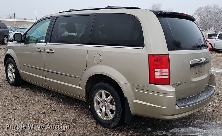 image for item IO9788 2009 Chrysler Town & Country Touring  van