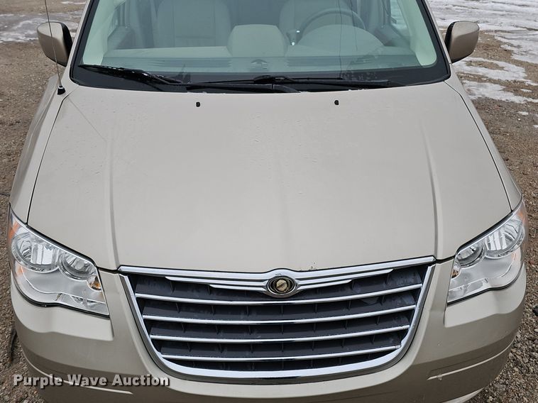 image for item IO9788 2009 Chrysler Town & Country Touring  van