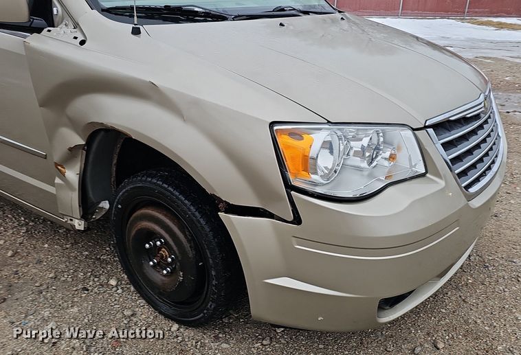 image for item IO9788 2009 Chrysler Town & Country Touring  van