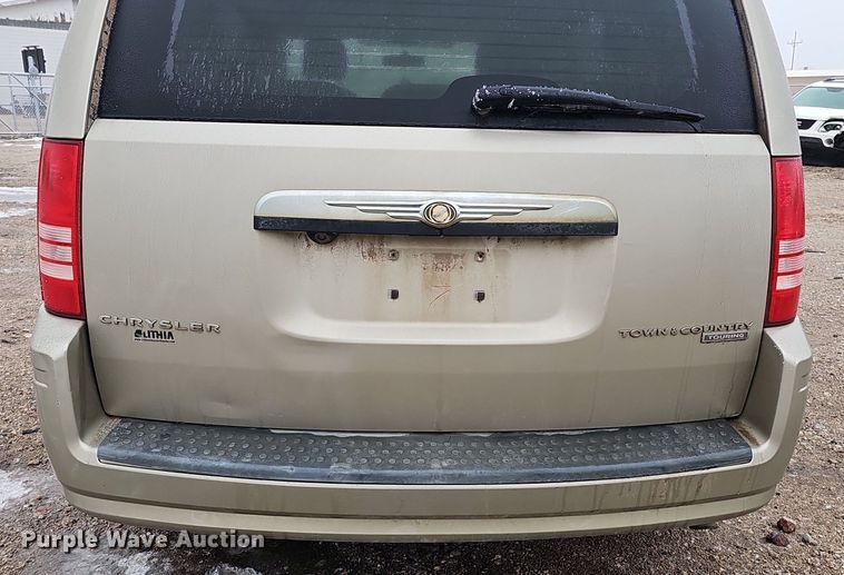 image for item IO9788 2009 Chrysler Town & Country Touring  van