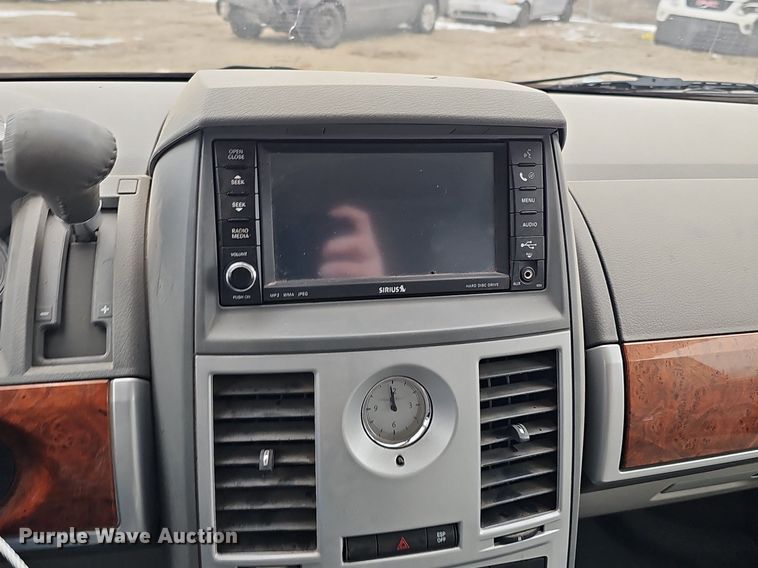 image for item IO9788 2009 Chrysler Town & Country Touring  van