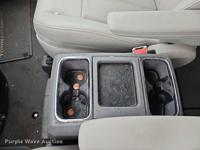 image for item IO9788 2009 Chrysler Town & Country Touring  van