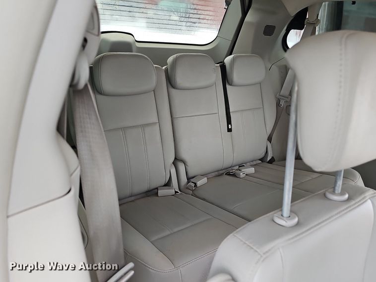 image for item IO9788 2009 Chrysler Town & Country Touring  van