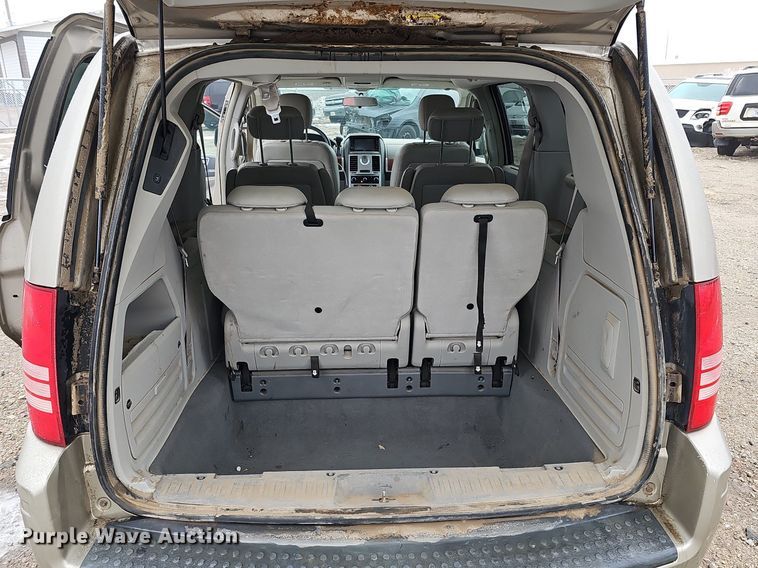 image for item IO9788 2009 Chrysler Town & Country Touring  van