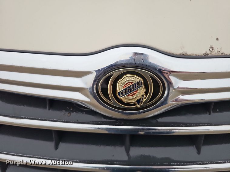 image for item IO9788 2009 Chrysler Town & Country Touring  van