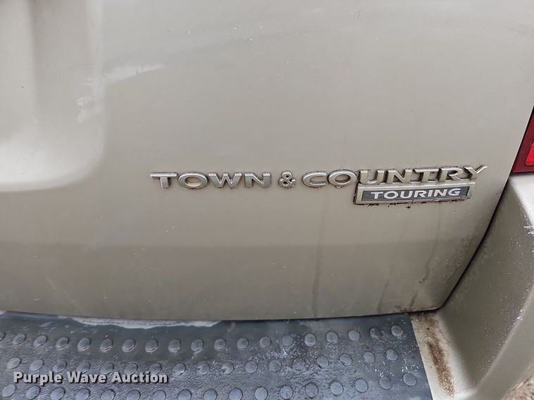 image for item IO9788 2009 Chrysler Town & Country Touring  van