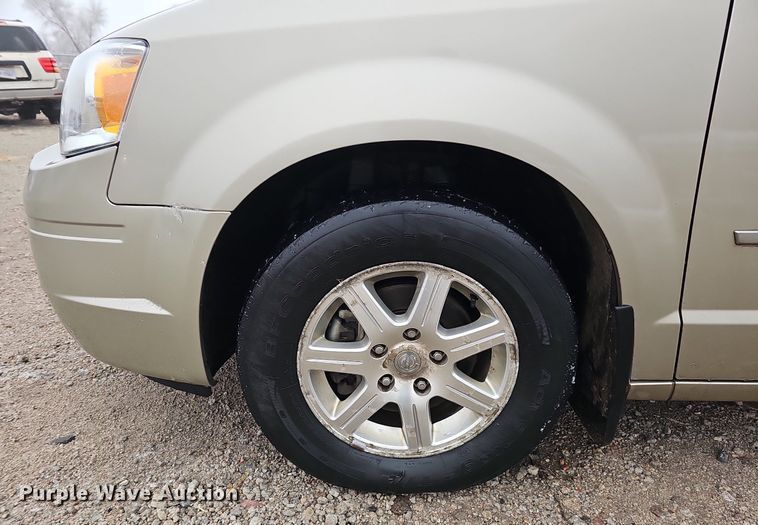 image for item IO9788 2009 Chrysler Town & Country Touring  van