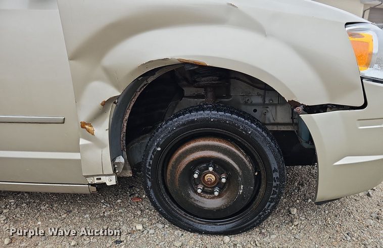 image for item IO9788 2009 Chrysler Town & Country Touring  van