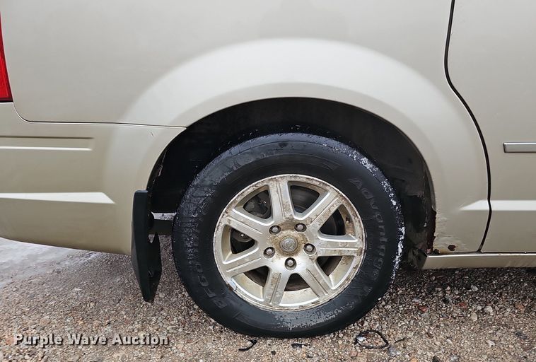 image for item IO9788 2009 Chrysler Town & Country Touring  van