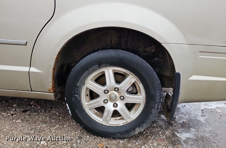 image for item IO9788 2009 Chrysler Town & Country Touring  van