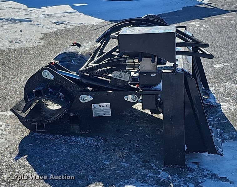 image for item IO9809 2023 AGT SSPOC  skid steer pole clamp