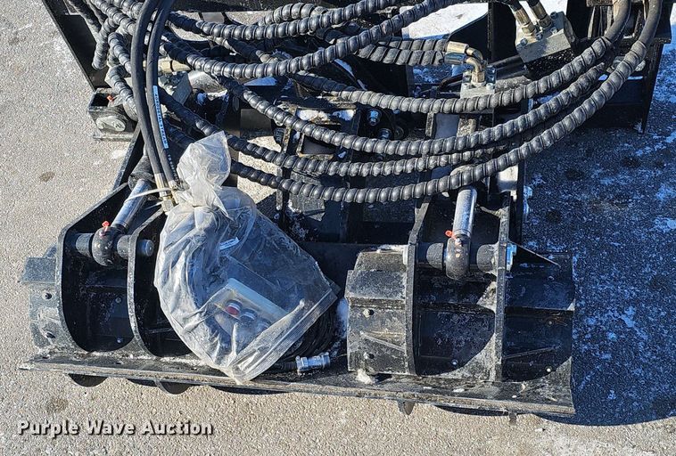 image for item IO9809 2023 AGT SSPOC  skid steer pole clamp