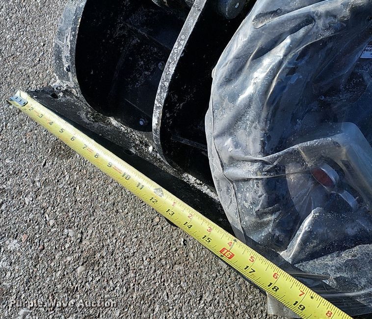 image for item IO9809 2023 AGT SSPOC  skid steer pole clamp