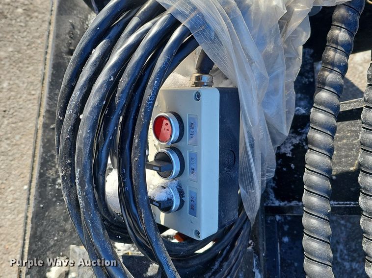 image for item IO9809 2023 AGT SSPOC  skid steer pole clamp