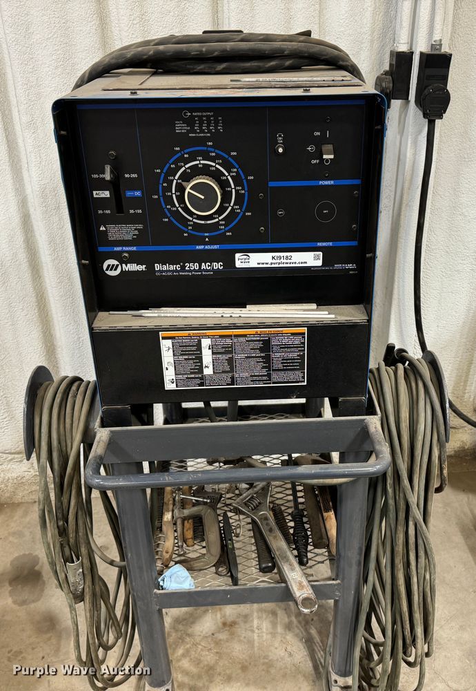 image for item KI9182 Miller Dialarc 250  welder