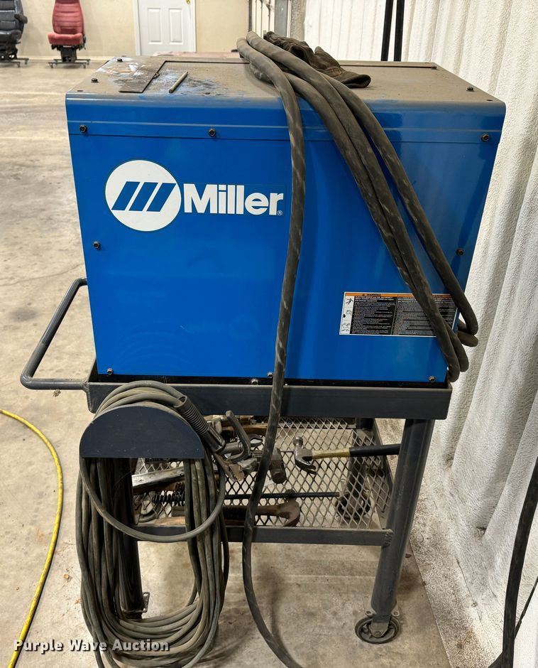 image for item KI9182 Miller Dialarc 250  welder