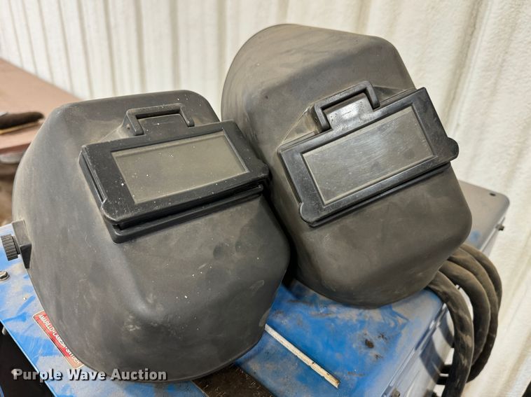 image for item KI9182 Miller Dialarc 250  welder