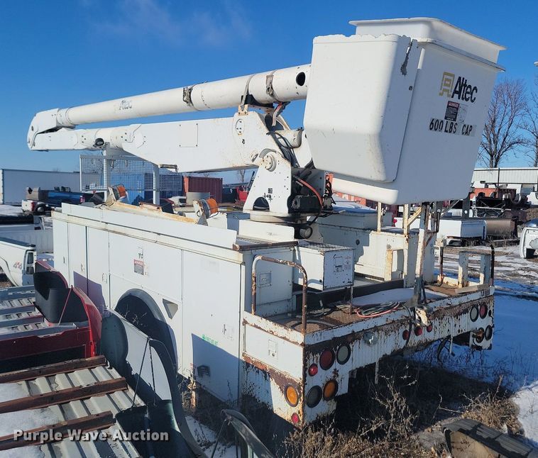 image for item KT9643 Altec AA755L  bucket truck bed