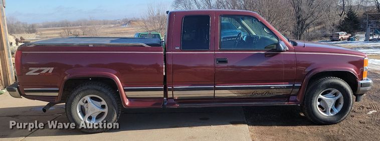 image for item KT9644 1998 Chevrolet K1500  Ext. Cab pickup truck