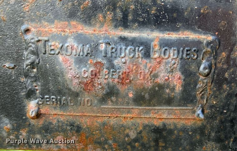 image for item KV9940 Texoma  flatbed