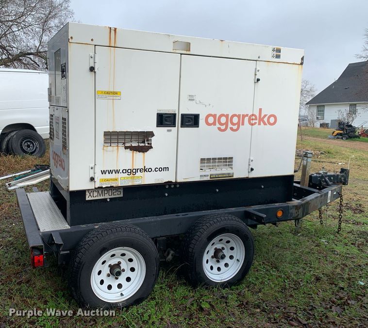 image for item KX9785 2013 Multiquip Whisperwatt DH-04801  generator