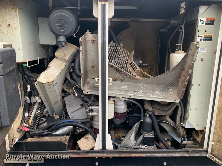 image for item KX9785 2013 Multiquip Whisperwatt DH-04801  generator