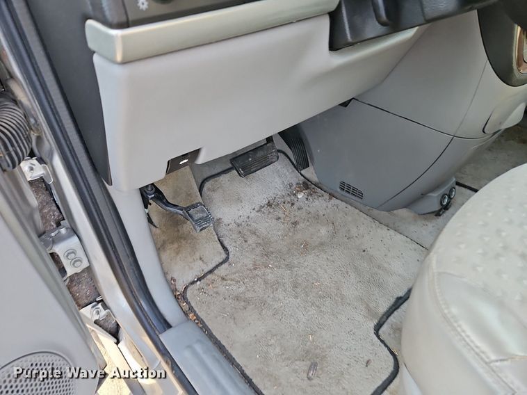 image for item LB9711 2008 Chevrolet Uplander LT  van