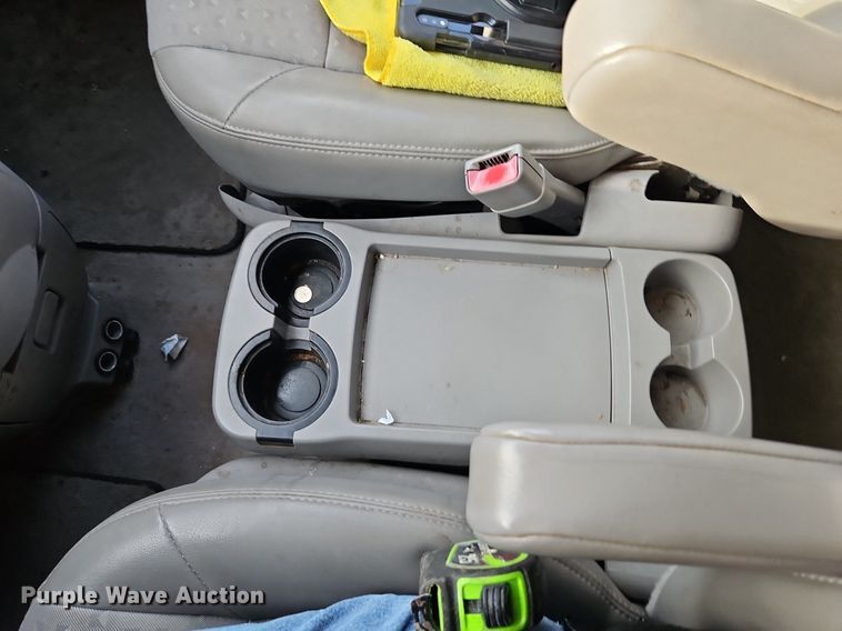 image for item LB9711 2008 Chevrolet Uplander LT  van